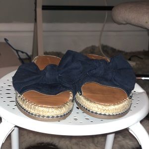 Bow slide on sandals